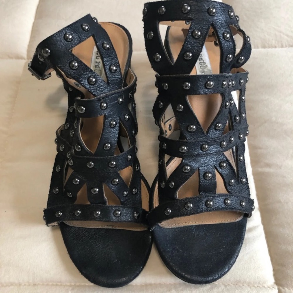 Not Rated Sandals 7.5M
